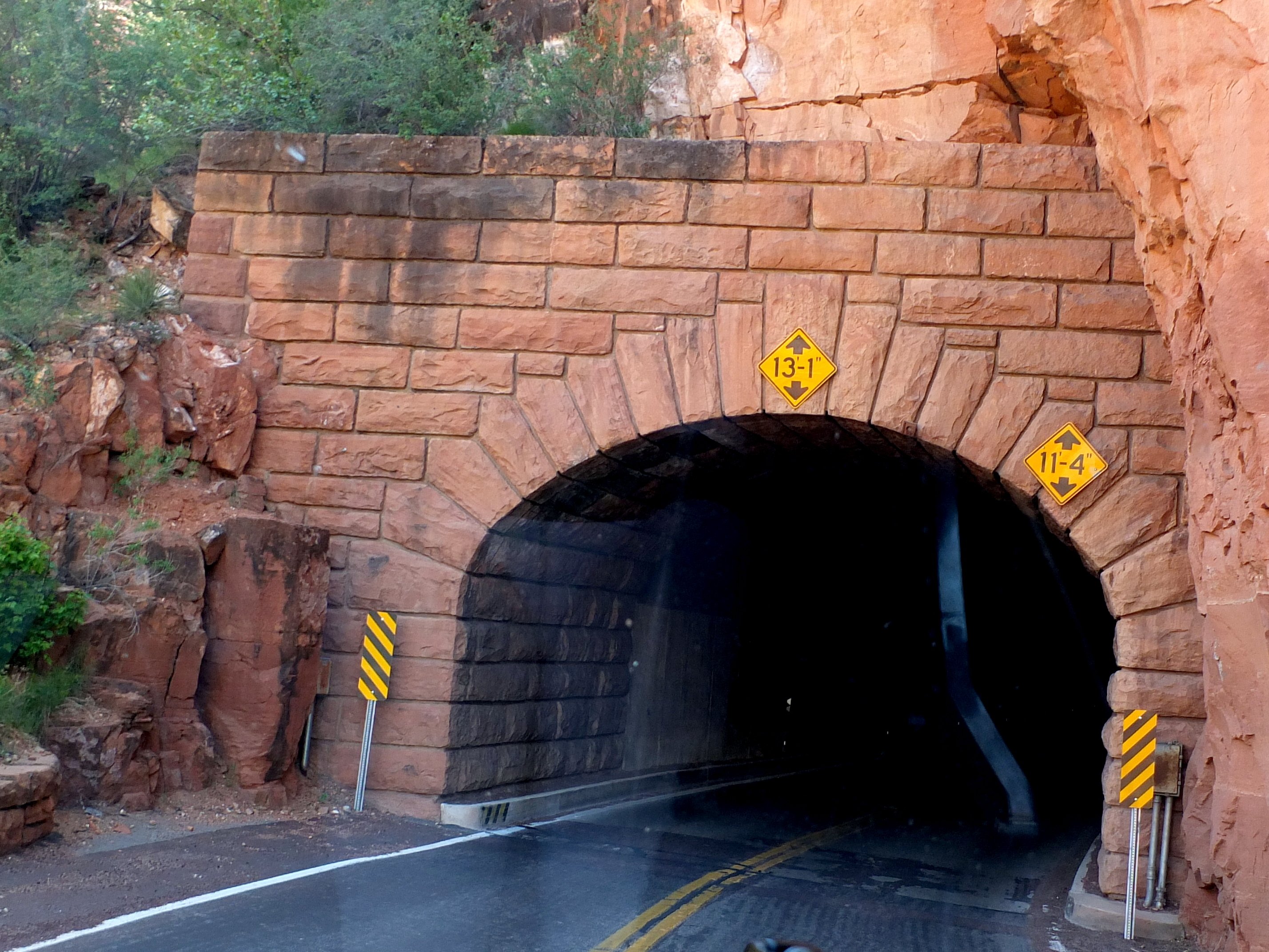 Zion-tunnel-entrance
