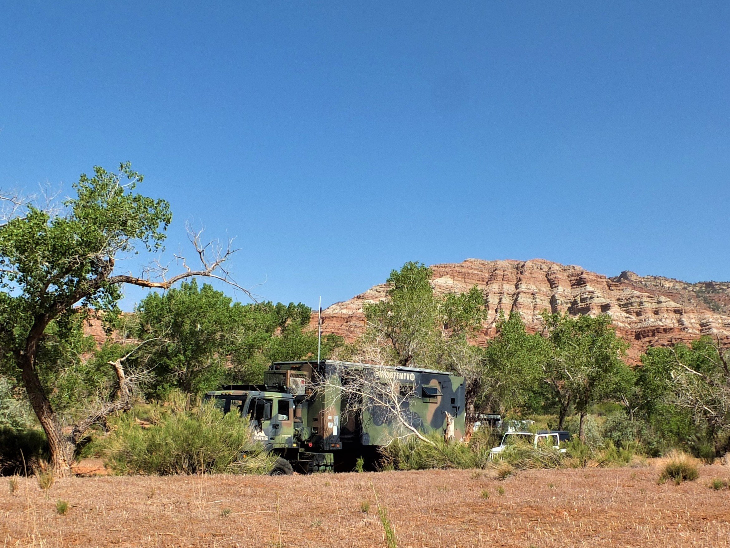 m1087-zion-national-park-alone